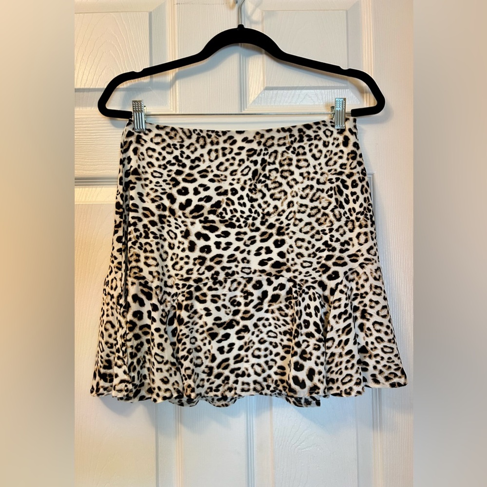 Leopard Print Flow Hem Skirt